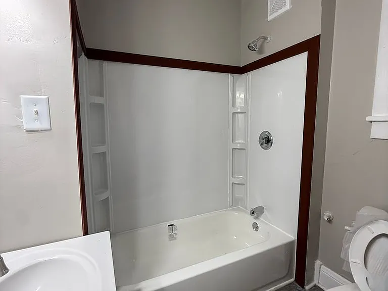 1568 W Franklin St #1 — Photo 6