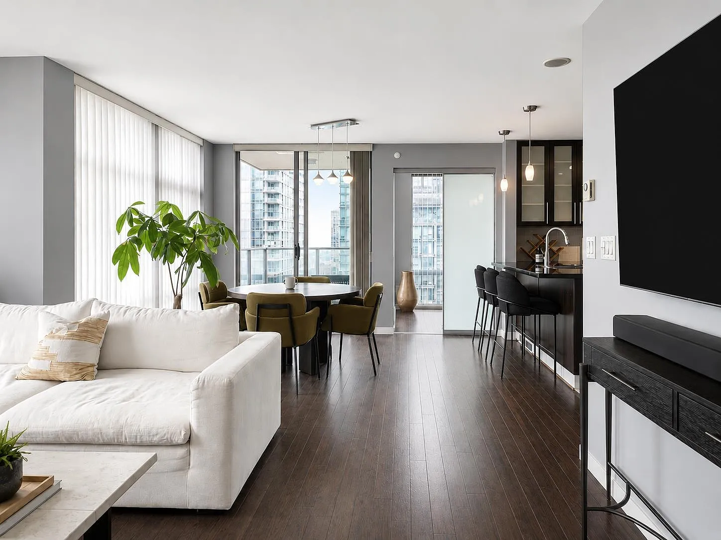 2 bed, 1219 sqft, $5,700 — Photo 2