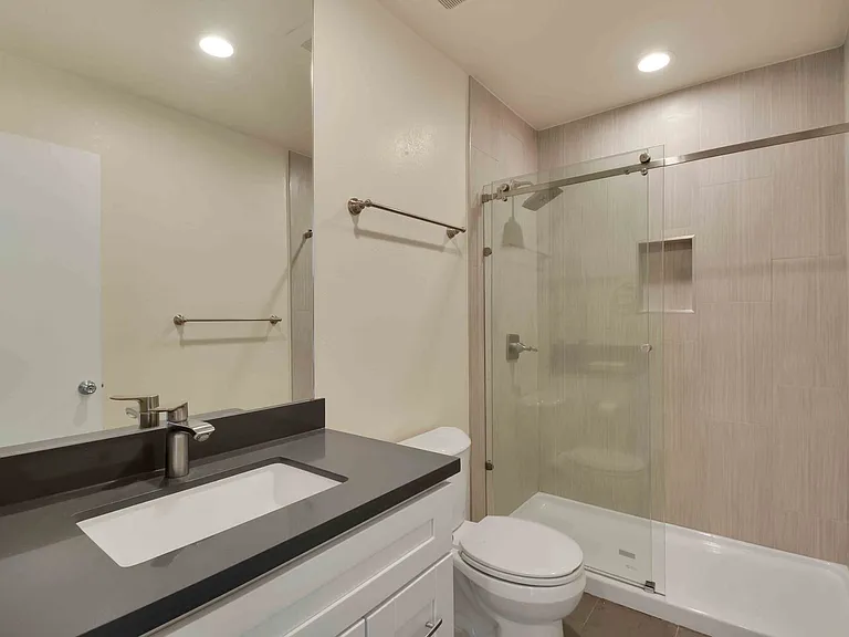 1140 E22nd Street — Photo 9