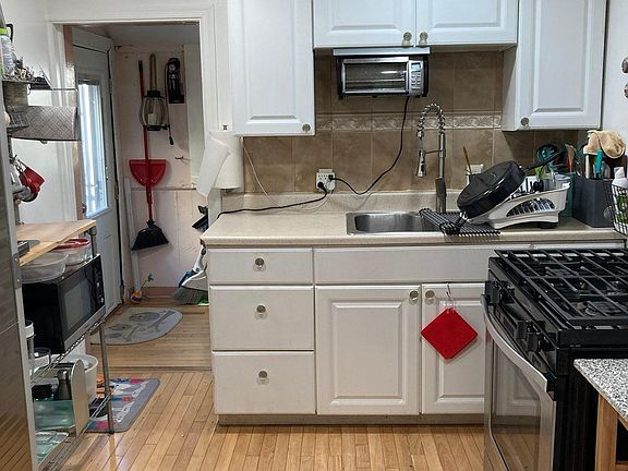 5th image of 813 N Judson St