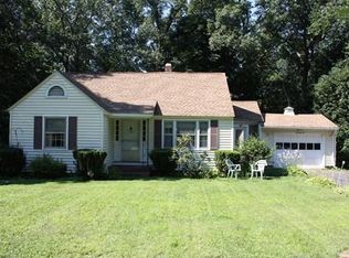 72 Pleasant St, Westford, MA 01886