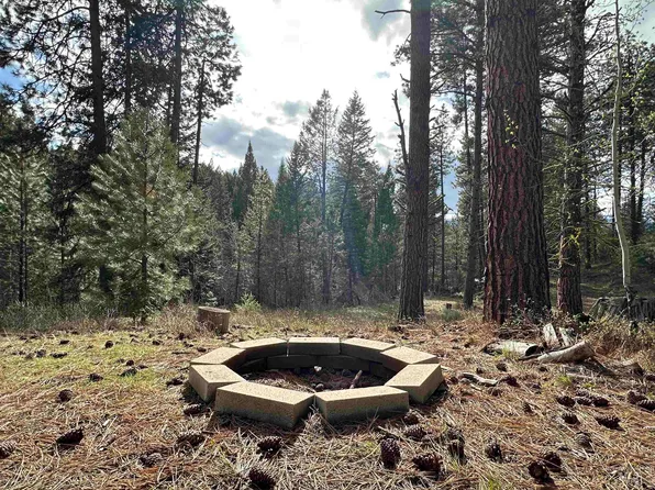 13 Mountain Air Dr, Cascade, ID 83611