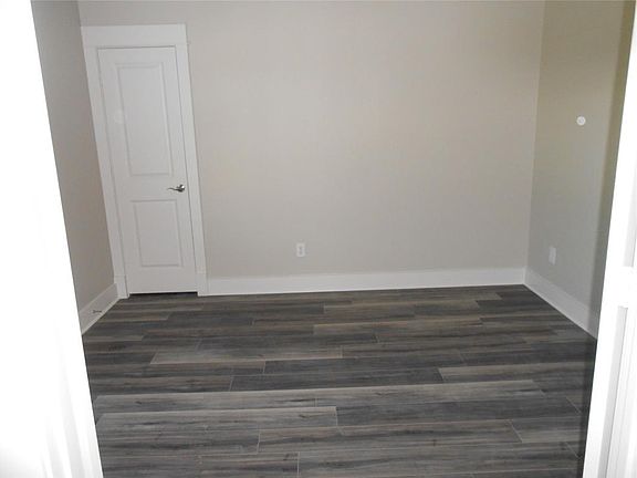 4th image of 915 Southgate Ct
