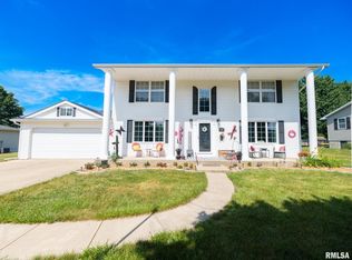 14380 Grandview Dr, Manito, IL 61546