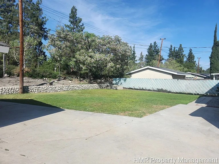 8760 Church St — Photo 2