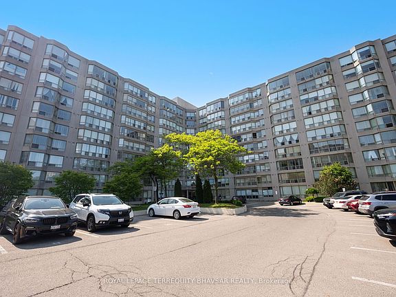 2nd image of 309 Major Mackenzie Dr E #915
