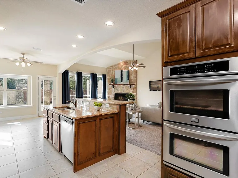 1087 Sahallee Dr — Photo 12