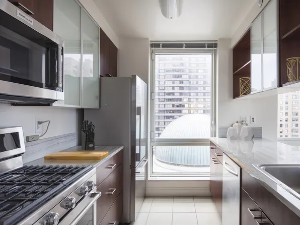 215 East 96th Street image 3 of 18