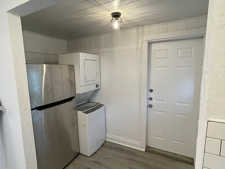 2103 W Grace St — Photo 8
