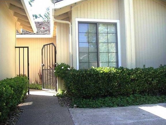 2nd image of 3057 Sea Gull Ln
