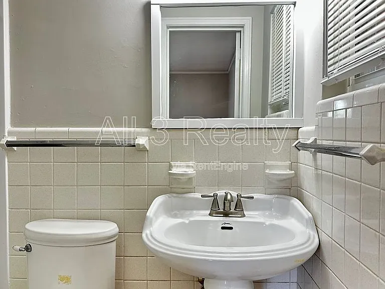 712 Sir Michael Dr — Photo 30
