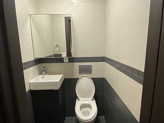 3rd image of 85 Corbin Pl