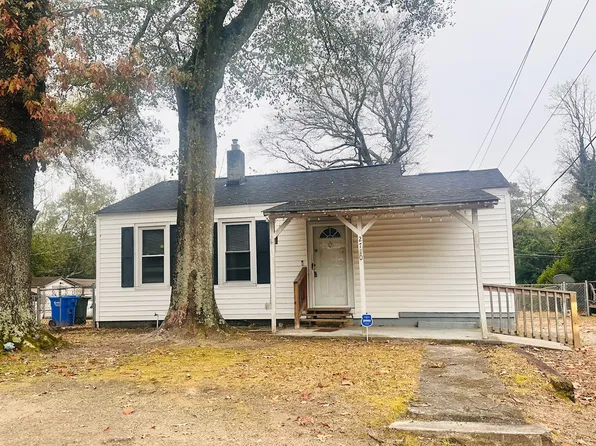 2710 Holt Dr, Columbia, SC 29205