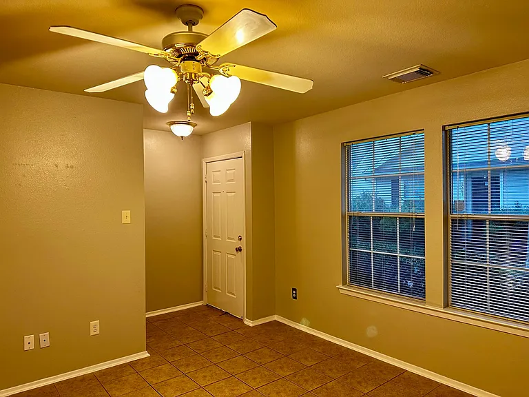 1585 Nichole Woods Dr — Photo 14
