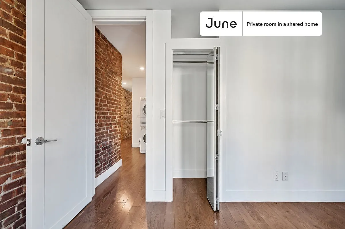 Full bedroom in 4 bed/2 bath home in West Harlem #597 A — Photo 4