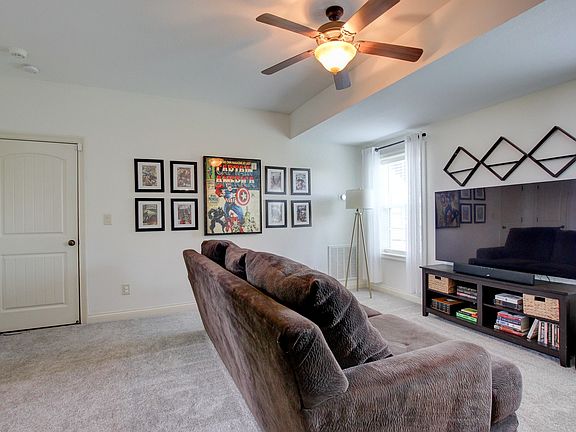 5th image of 1336 Canyon Pl