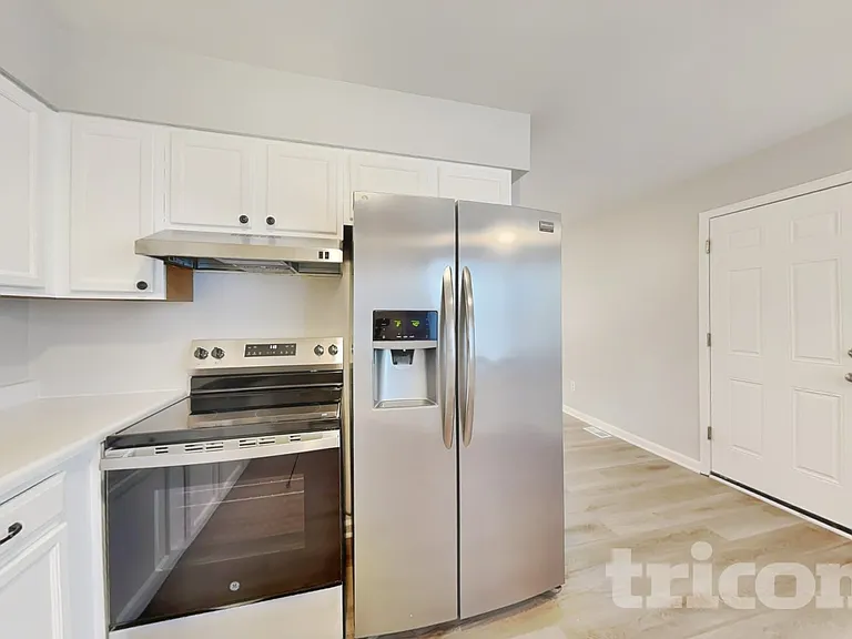 1019 S Newark St — Photo 6