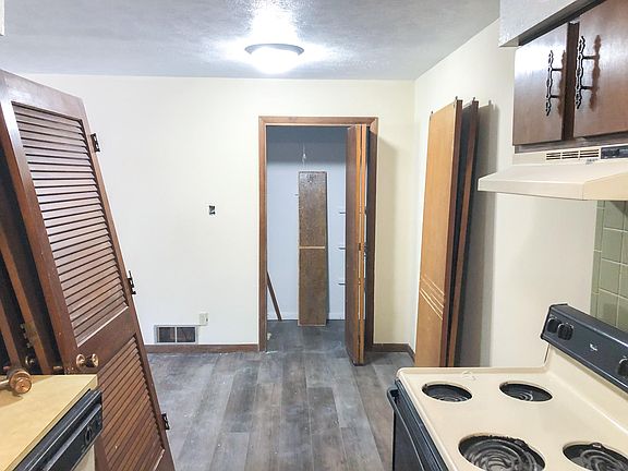 5th image of 714 Humboldt St APT 6