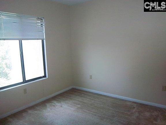 5th image of 1600 Park Cir APT 718