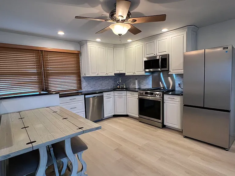 912 Pacific St #2 — Photo 3