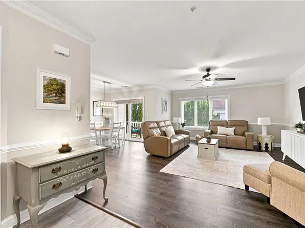 5 Harbor Watch Dr Unit 405, Chesapeake, VA 23320