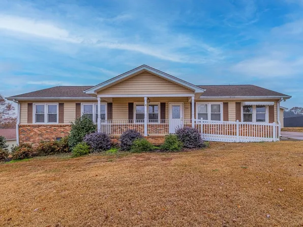 104 Plantation Dr, Greer, SC 29651