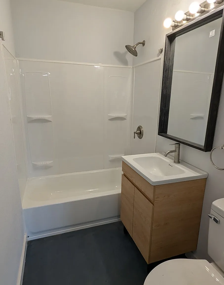 4 bed, 1350 sqft, $2,199 — Photo 3