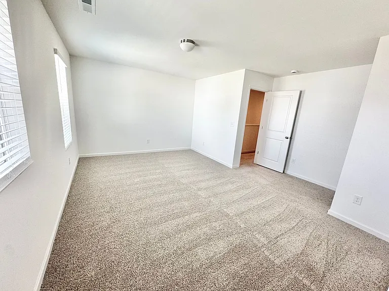 3885 Claret Cup Dr — Photo 11