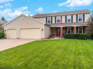 3213 Yorkshire Ct, Bloomington, IL 61704