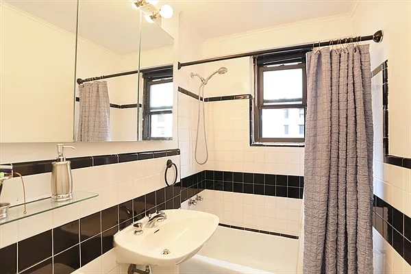 Sold by Citi Habitats | media 5