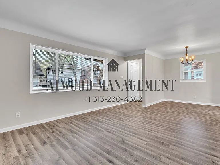 21440 Bennett St — Photo 2