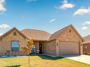 127 Oak Springs Loop, Mabank, TX 75147