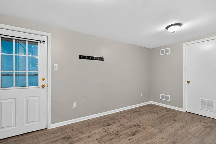 256 S Washington St #BASEMENT — Photo 17