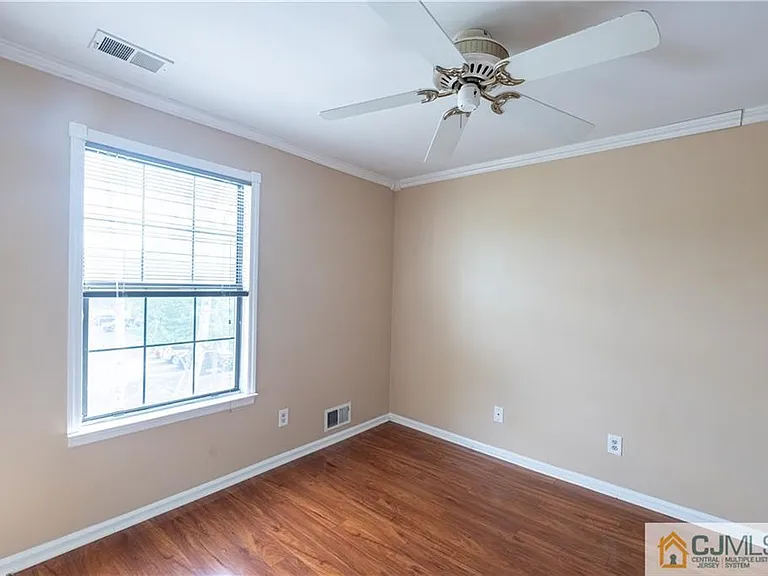 336 Cozzens Ct — Photo 32