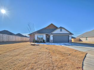 2912 SE 23rd Cir, Moore, OK 73160