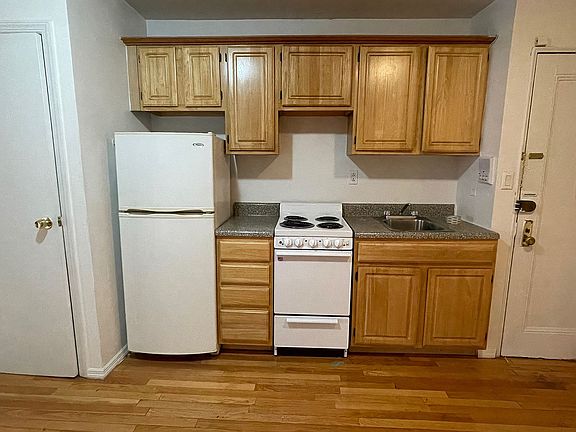 4th image of 65 Saint Marks Pl APT 11