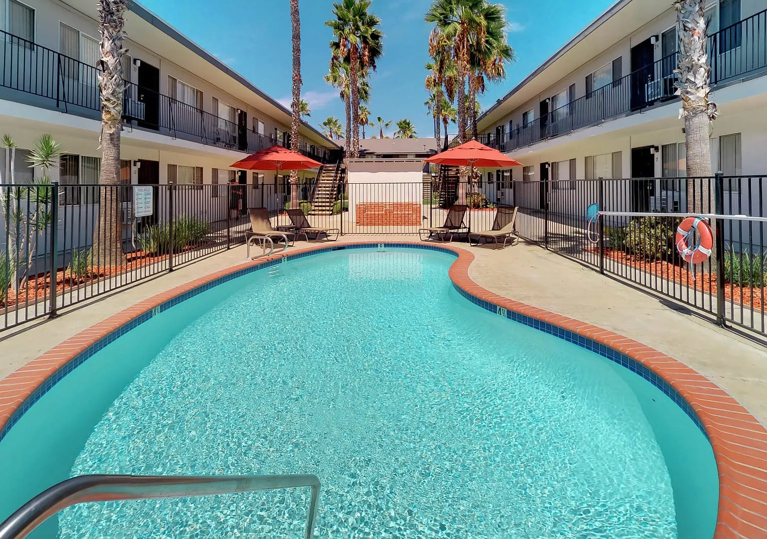 1 bed, 550 sqft, $2,009 — Photo 2