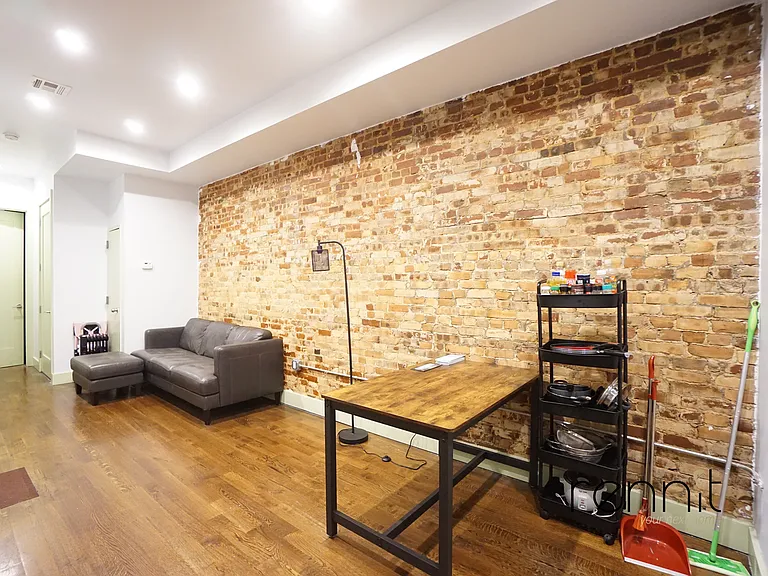 686 Jefferson Ave #2L — Photo 1