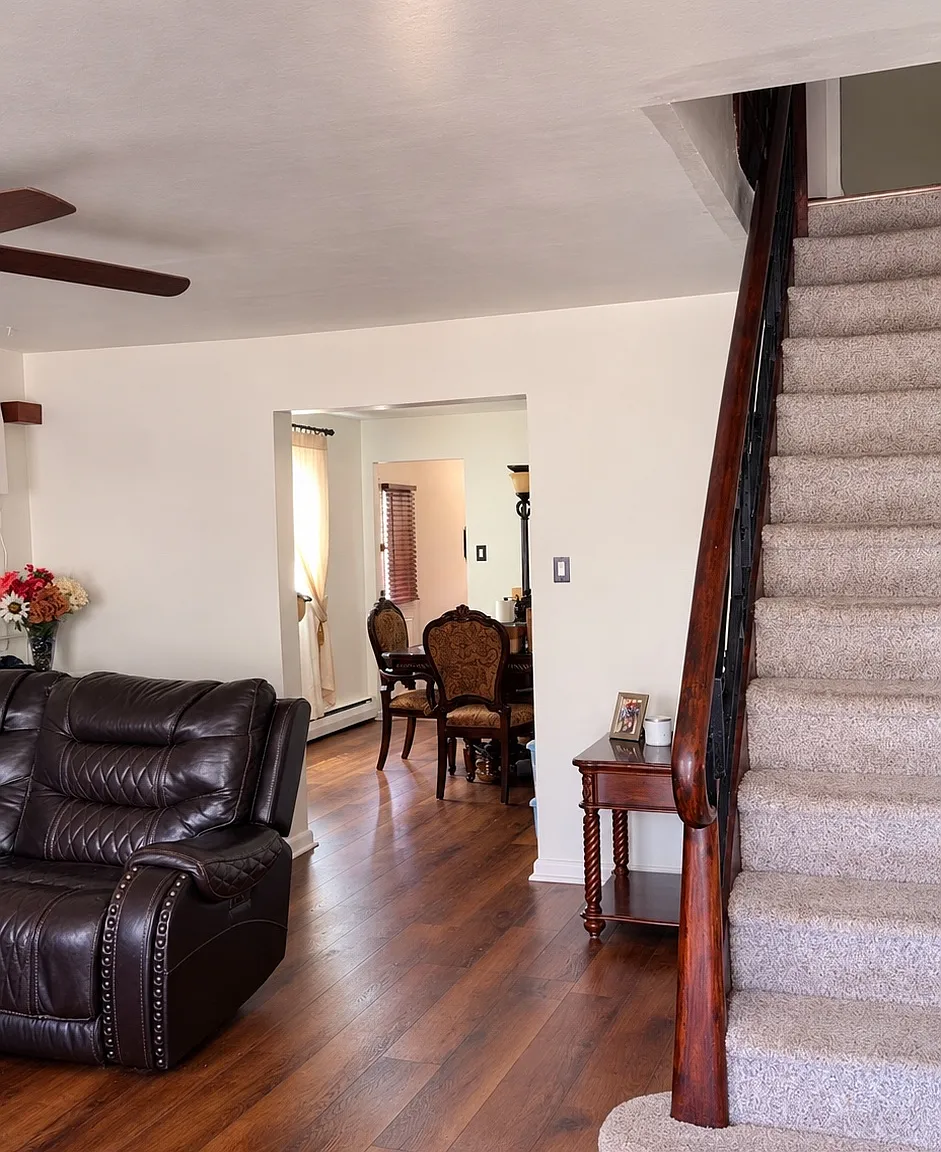 3 bed, 1386 sqft, $2,400 — Photo 1