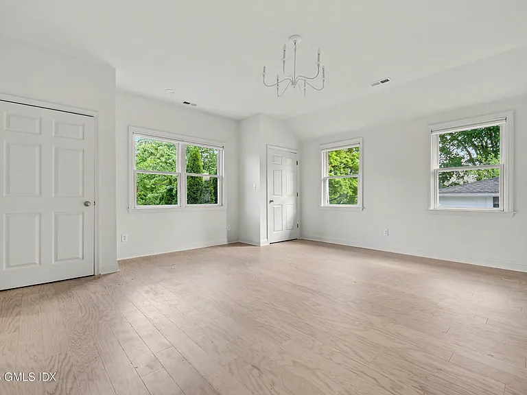 107 Havemeyer Pl — Photo 11