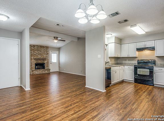 4th image of 7211 Lansbury Dr