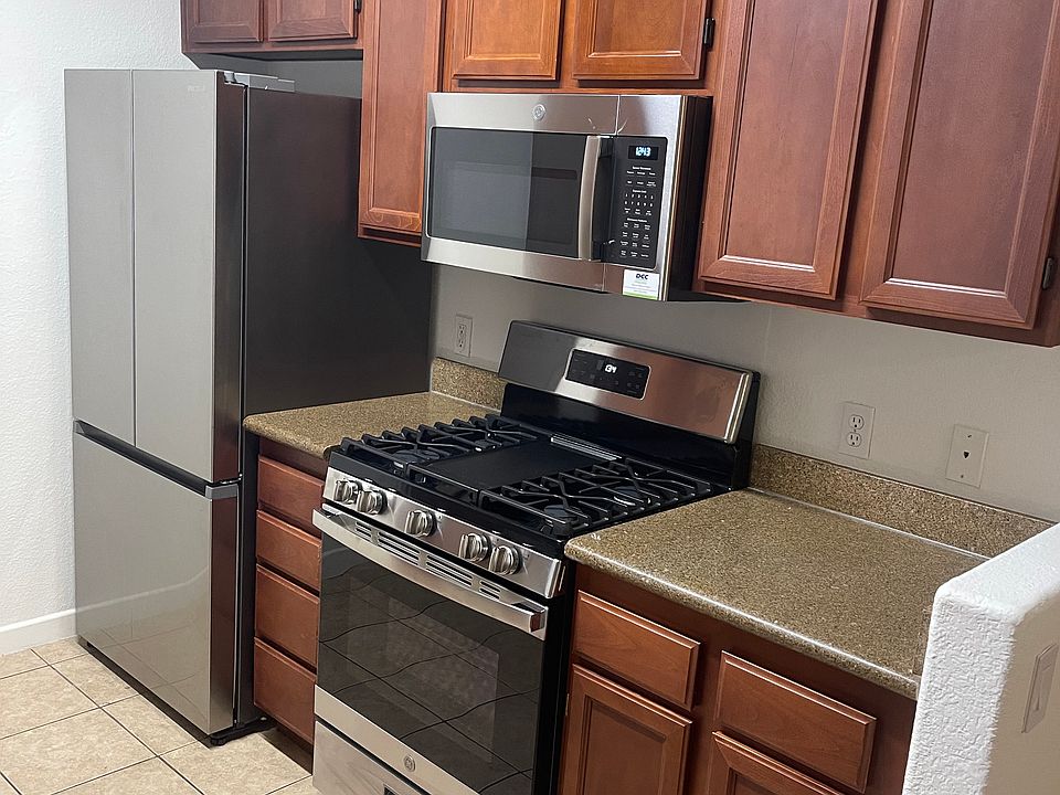 Kitchen right
