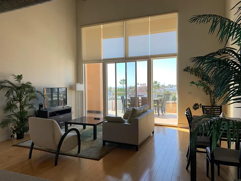 Suite 27 - Premium Split-Level Loft