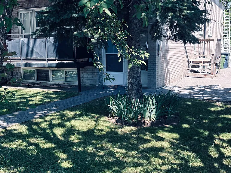 812 Ellesmere Rd #A — Photo 17