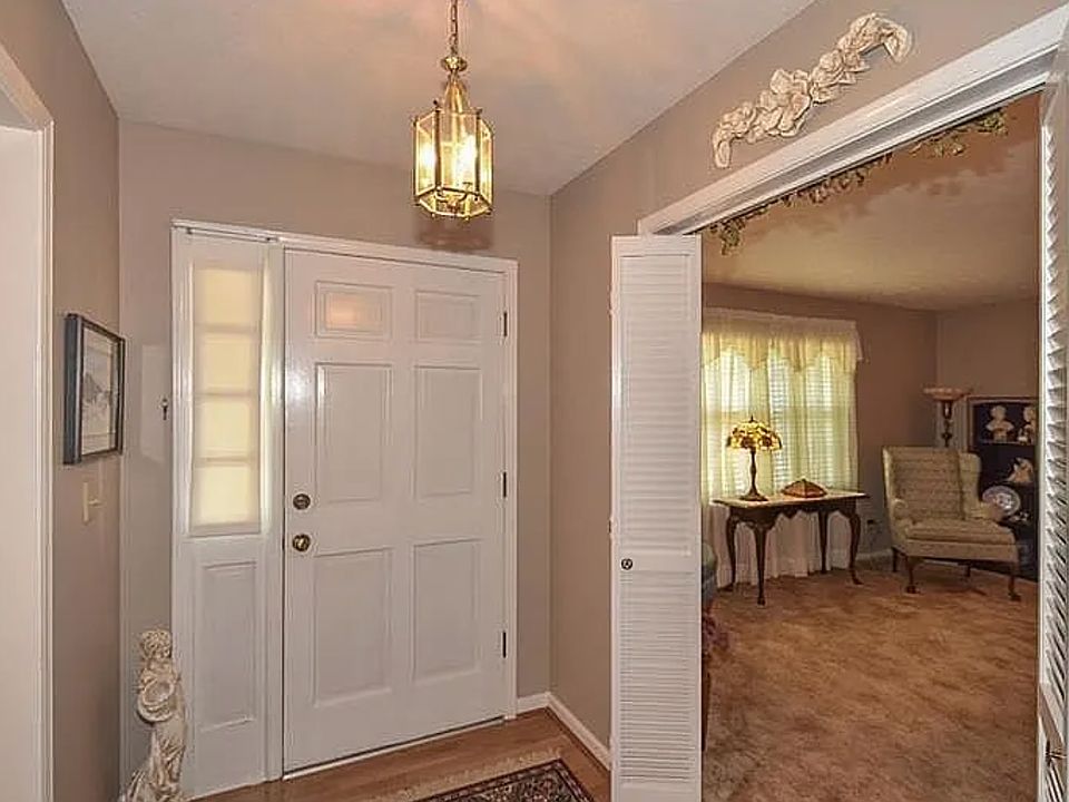 Foyer / Entrance