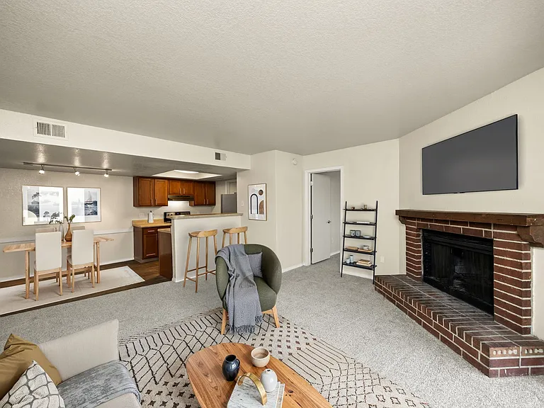 Jordan (Renovated) - 2 Bed / 2 Bath - 1,000 Sq.Ft.