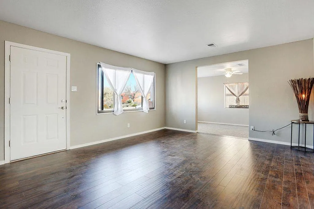 3 bed, 1457 sqft, $1,950 — Photo 3