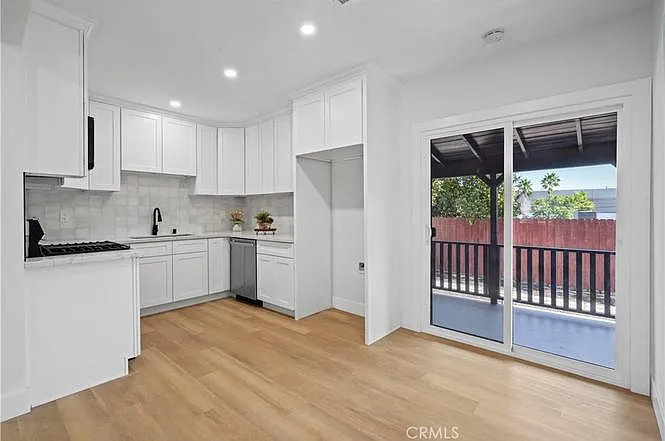 856 Newton St #856 — Photo 6