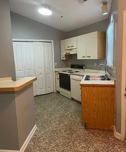 2 bed, 1020 sqft, $1,200 — Photo 2