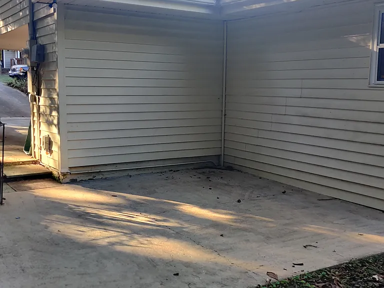 1350 N Kings Dr — Photo 22